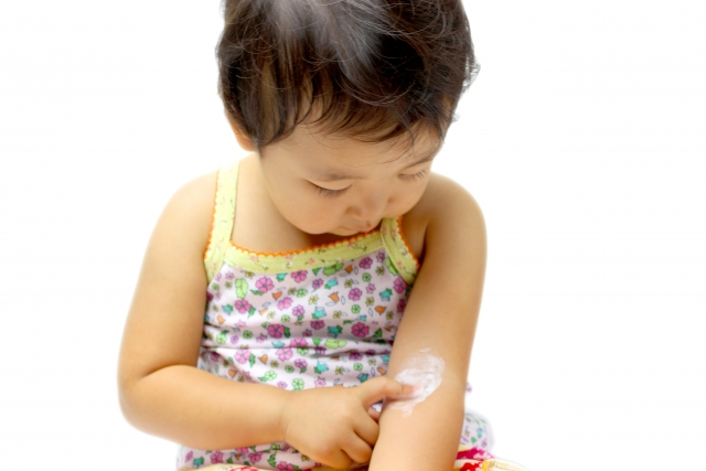 アトピー性皮膚炎って、秋生まれに多い？発症リスクも低くする方法は、新生児からの保湿がポイント！