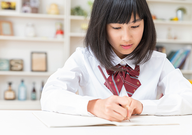 中１で英語についていけない。困らないためには小学生からの英語学習が大切です。