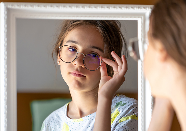 子どもが容姿を気にし出したらどうすればいい？子どものルッキズムについて精神科医飯島先生にお伺いしました。