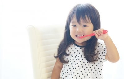 嫌がる歯みがきどう対応する？4歳娘の歯医者さんデビューは歯みがき嫌い克服のヒントがいっぱいだった！
